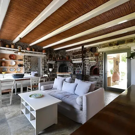 Callista Villa Párosz