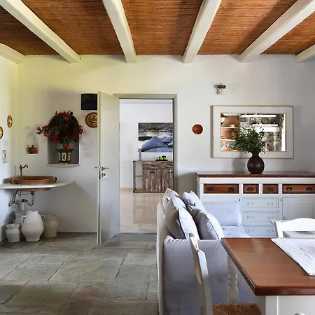 Callista Villa Párosz