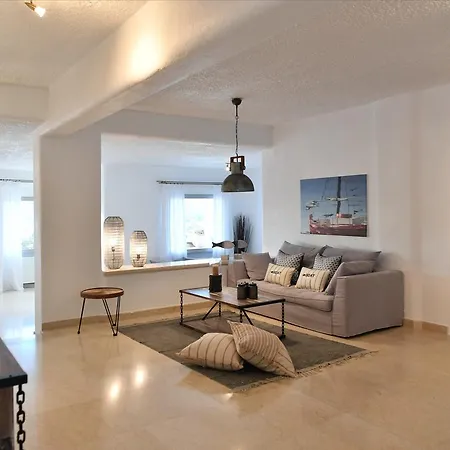 Callista Villa Párosz