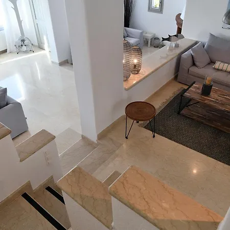 Callista Villa *