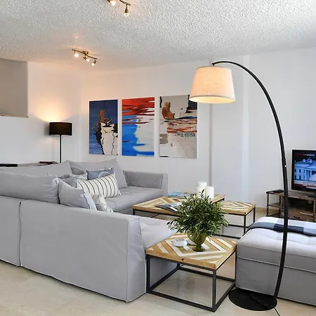 Callista Villa *