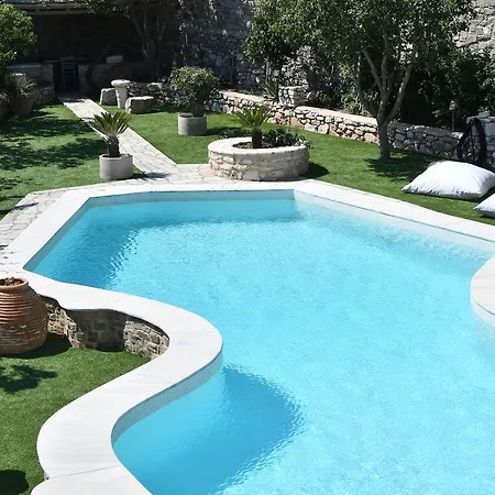 Callista Villa